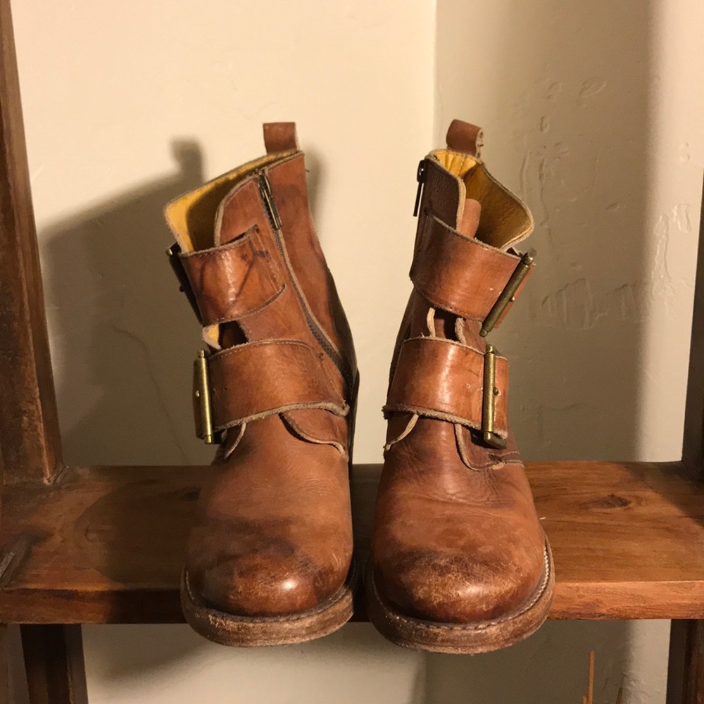 Frye heeled Leather Buckled Boots